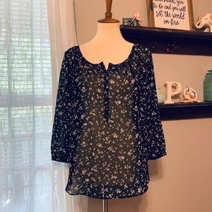 🌻 BOGO FREE 🌻 LC Floral Blouse